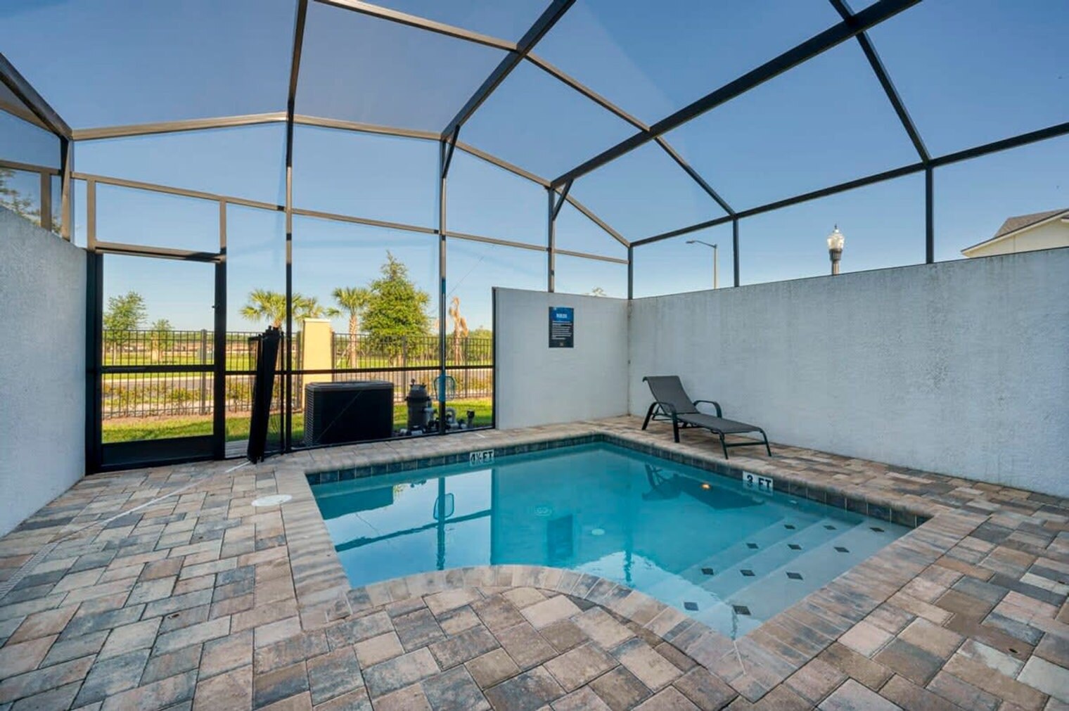 Building Photo - 1533 Carey Palm Cir
