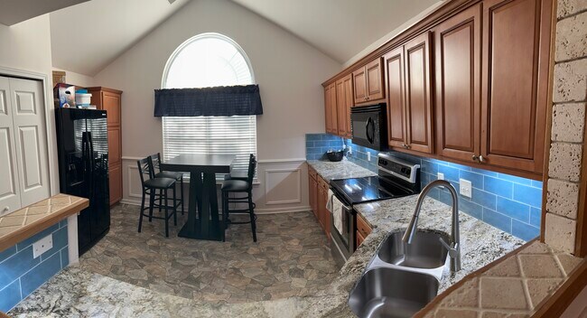 Building Photo - 250 Opus Ct