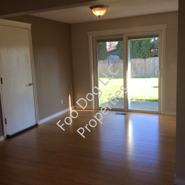 Building Photo - 6670 SW Princess