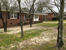 Building Photo - 2916 Walden Dr