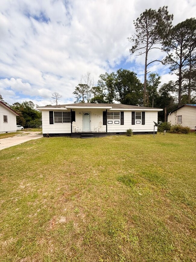 Building Photo - 1409 Southwood Dr
