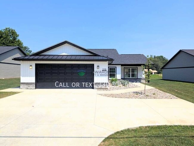 Building Photo - 2038 E Smithville Western Rd