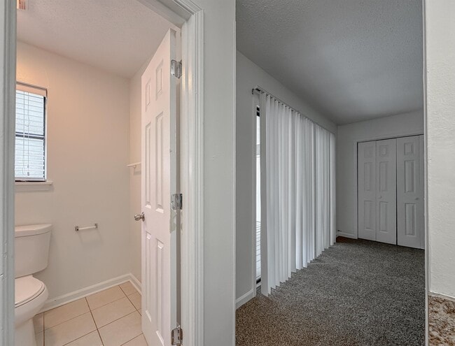 Building Photo - 3735 Donovan Dr