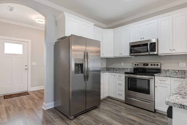 Building Photo - Charming New Build with Luxury Finishes, Covered Patio & Spacious Primary Suite