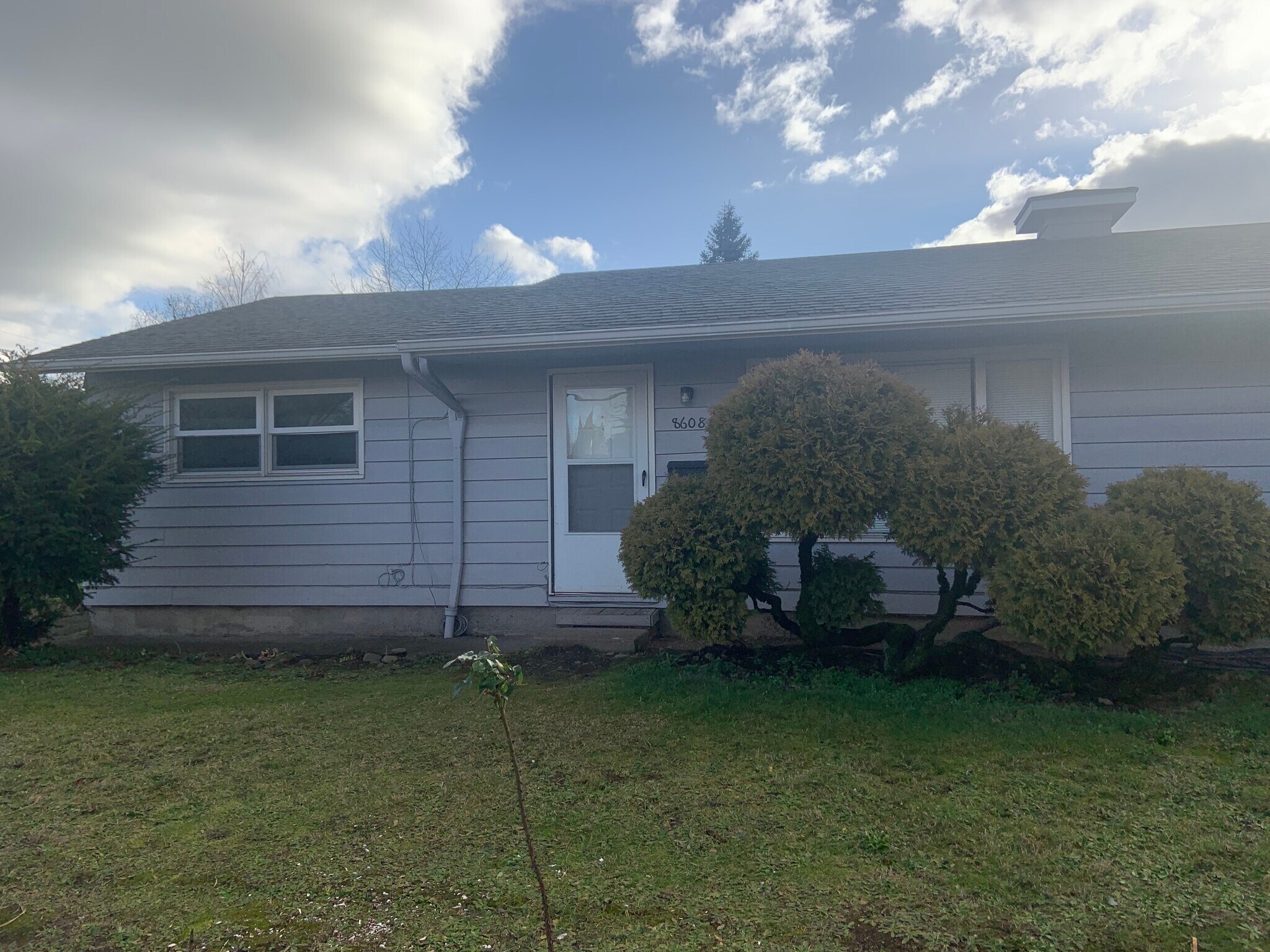 Building Photo - 8608 SE Bybee Blvd