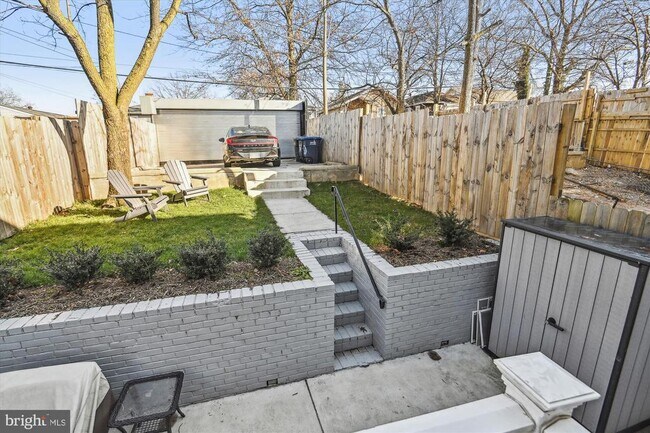 Building Photo - 50 53rd St SE