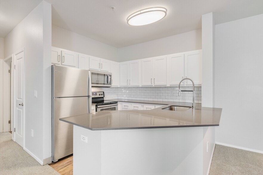 Primary Photo - Center Pointe Apartment Homes