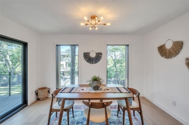 Building Photo - 2100 Apricot Glen Dr