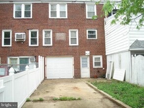 Building Photo - 308 Comly Ave