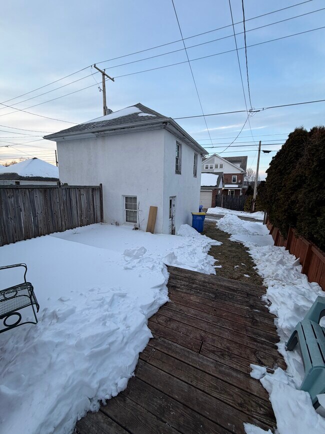 Building Photo - 1541 3rd Ave