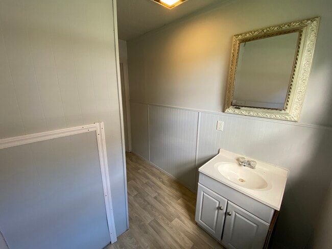 Building Photo - 725 N Kimball St