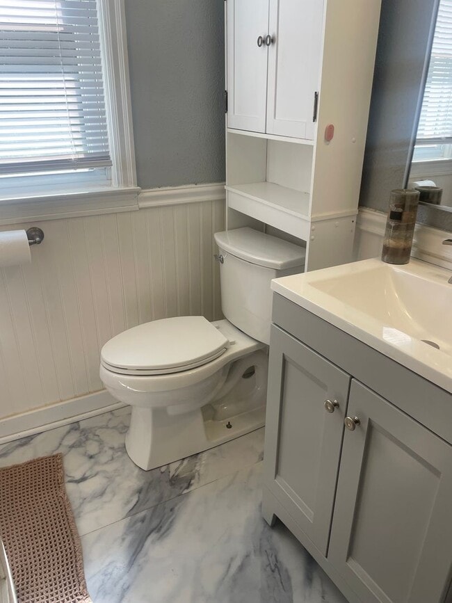 Building Photo - Knoxville 37920 - Adorable 2 bedroom 1 bath home in the Heart of South Knoxville-Pet Friendly - C...