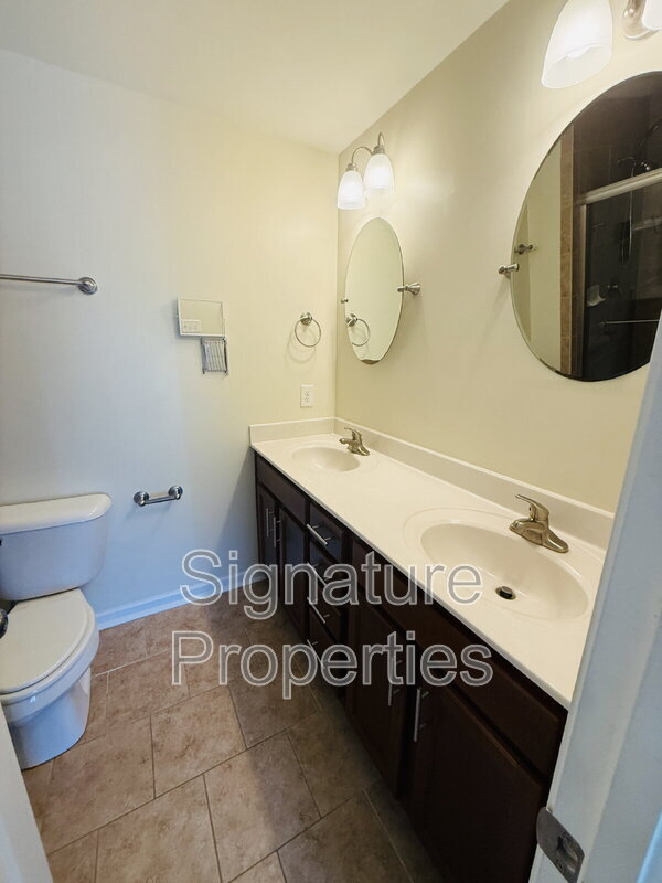 Building Photo - 3239 Granby St