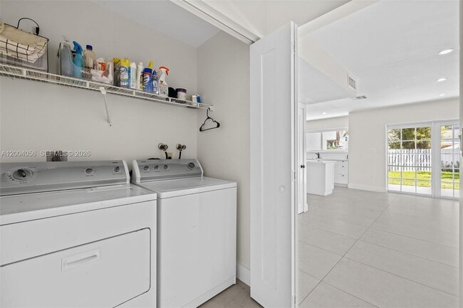 Building Photo - 9547 SW 146th Pl