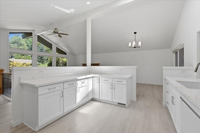 Building Photo - 4bd/2.25ba Kirkland Home