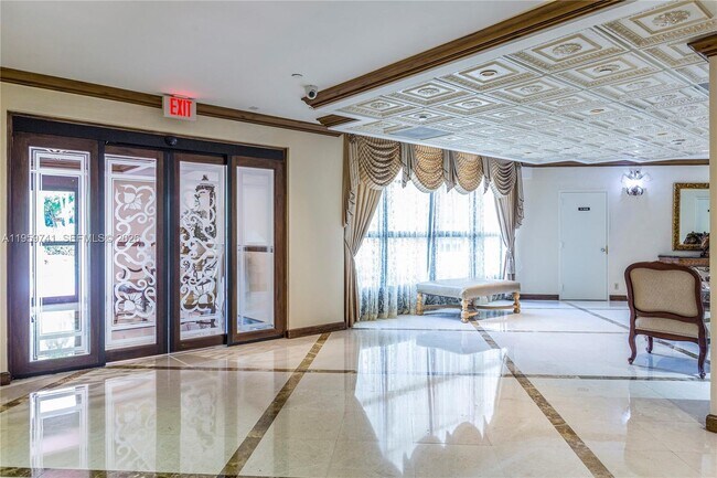 Building Photo - 18181 NE 31st Ct