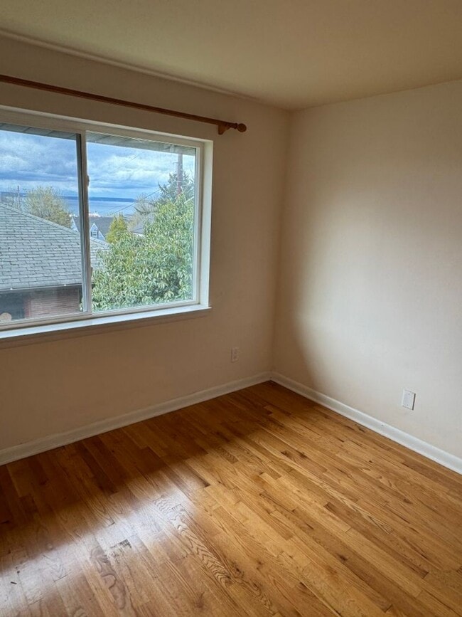 Building Photo - 2bd/1ba Seattle Apartment