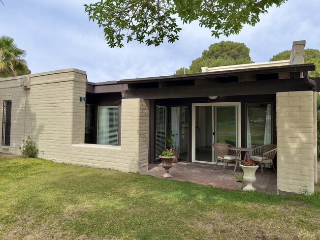 Building Photo - 15000 Ashford St