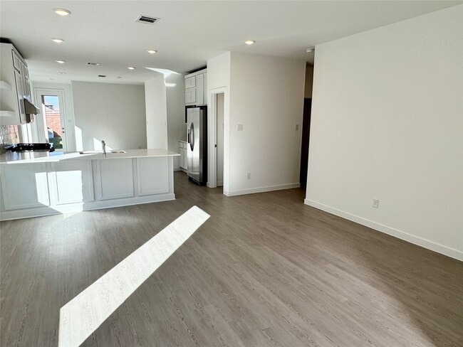 Building Photo - 5835 Majestic Sky Dr