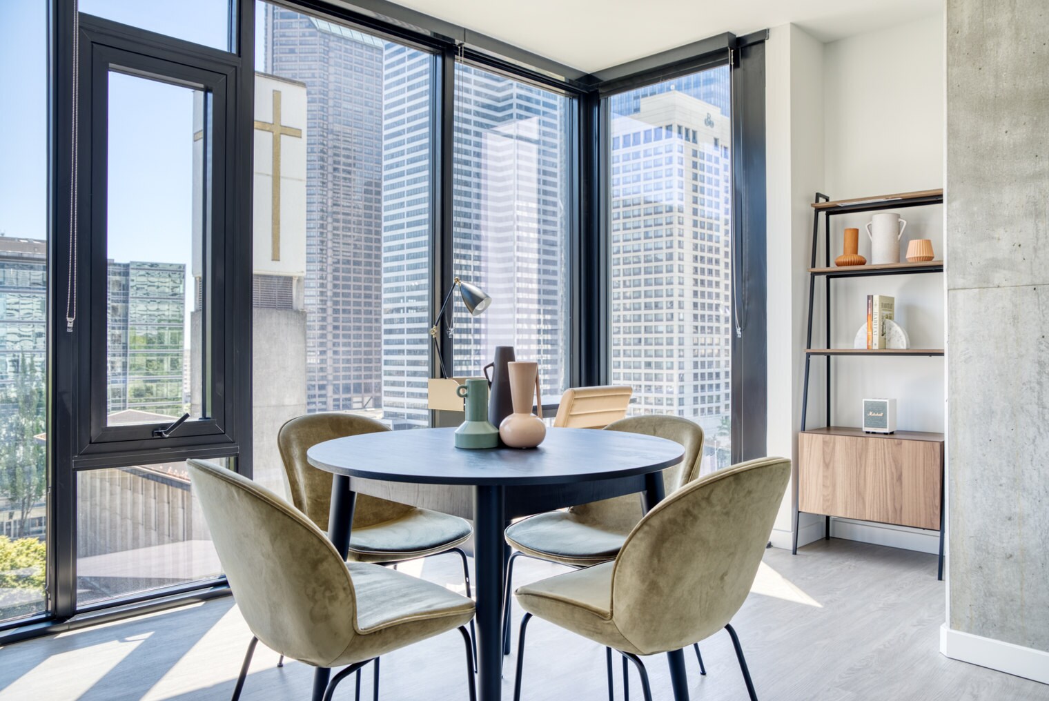 Building Photo - 704 Spring St