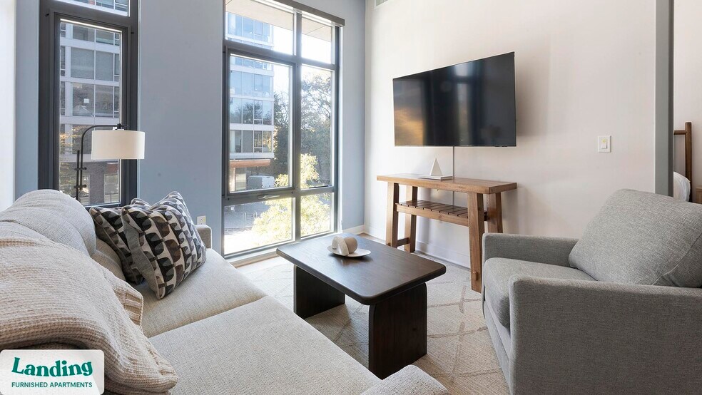 Building Photo - 350 Maple Dr SW