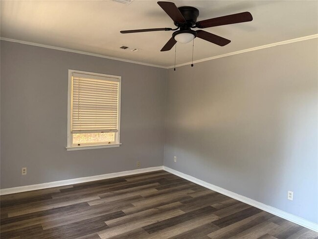Building Photo - 3933 Bienville Rd