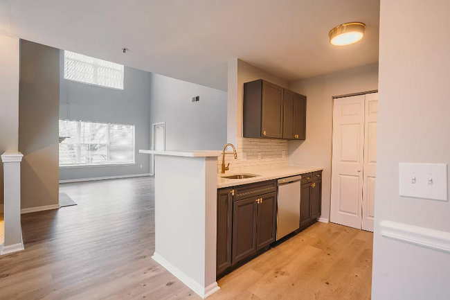 Building Photo - 100 Avalon Haven Dr