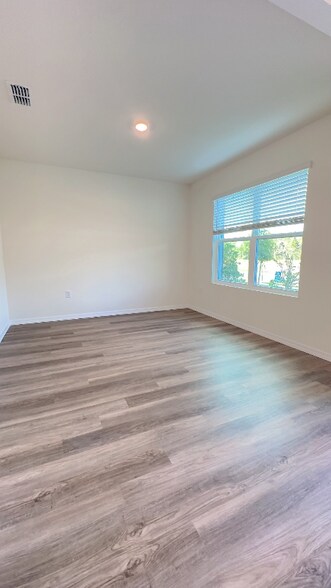 Building Photo - 1079 Morfontaine St