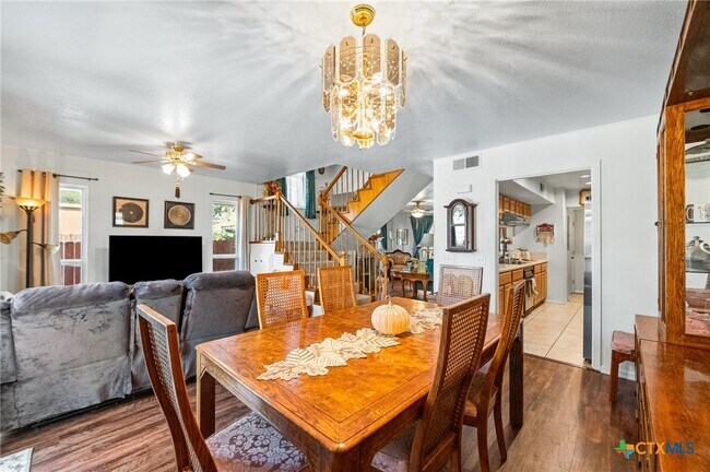 Building Photo - 619 Strings Dr