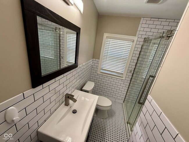 Building Photo - 1132 Shannon Ave