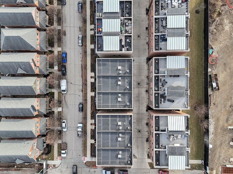 Building Photo - 1061 Harrison Park Pl
