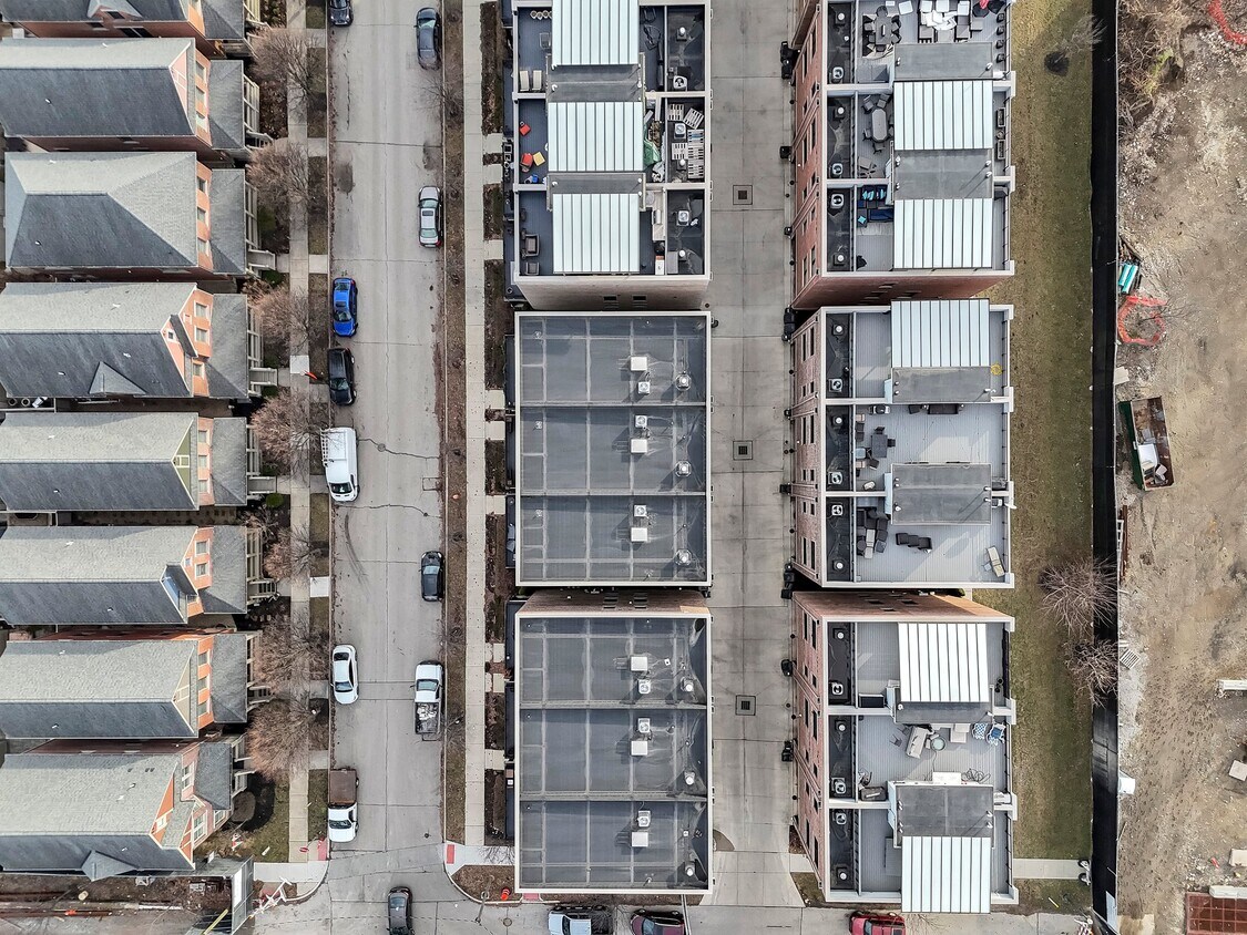 Building Photo - 1061 Harrison Park Pl