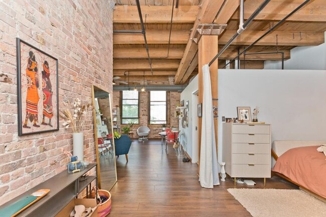 Building Photo - 1 bedroom in Chicago IL 60607