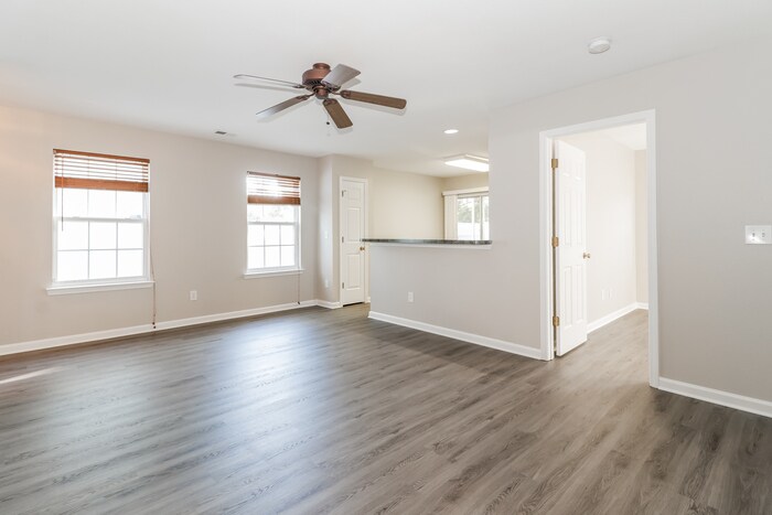 Building Photo - 3029 Hollybrooke Dr