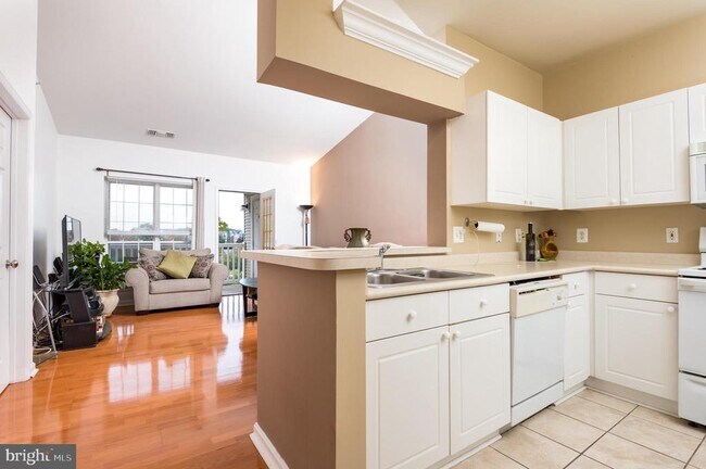 Building Photo - 4551 Strutfield Ln