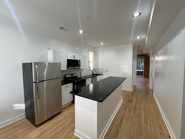 Building Photo - 820 N Leavitt St