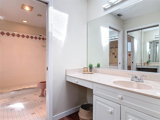 Building Photo - 289 Gull Dr S