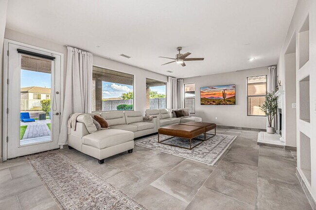 Building Photo - 5211 N 193rd Ave