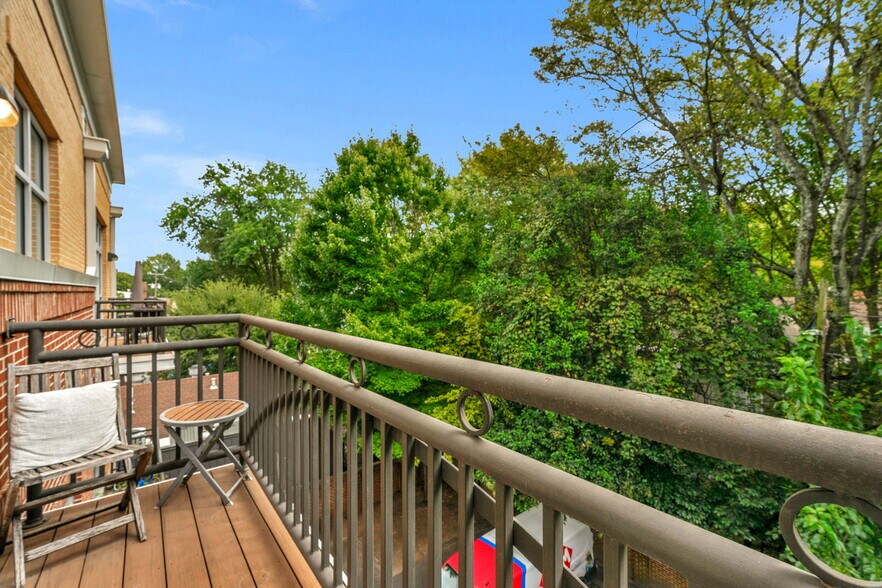 Building Photo - 525 E 34th St