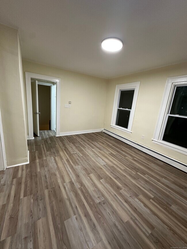 Building Photo - 42 Spring St