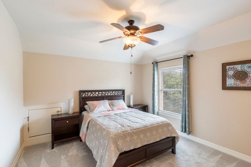 Building Photo - 15 Sarazen Loop N