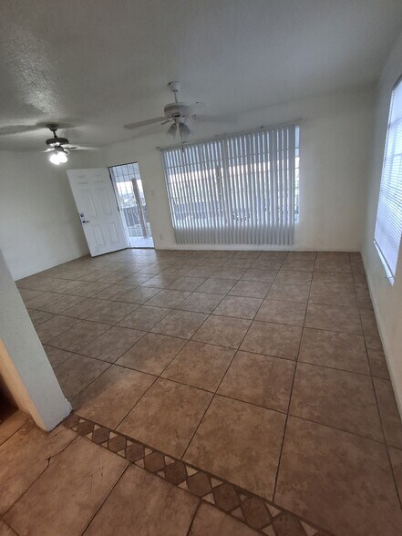 Building Photo - 415 N 13th St