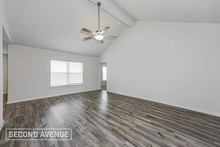 Building Photo - 327 Condie Russell Ave