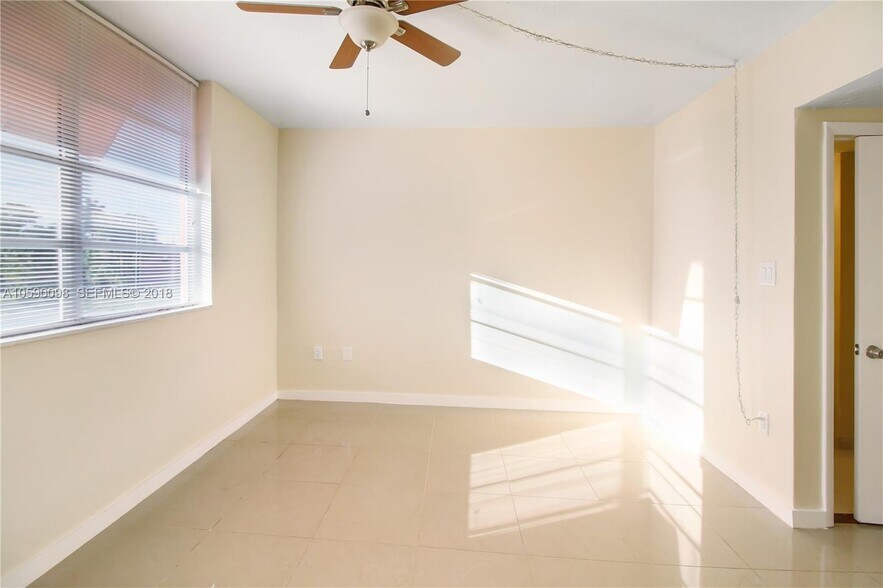 Building Photo - 270 NE 142nd St