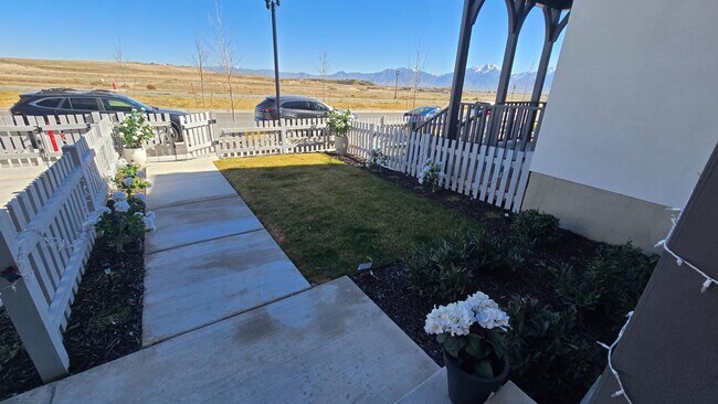 Building Photo - 7003 S Jordan Pkwy W