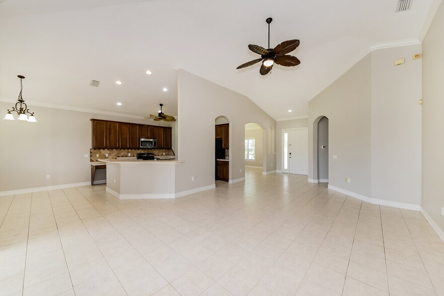 Building Photo - 6340 Rookery Cir