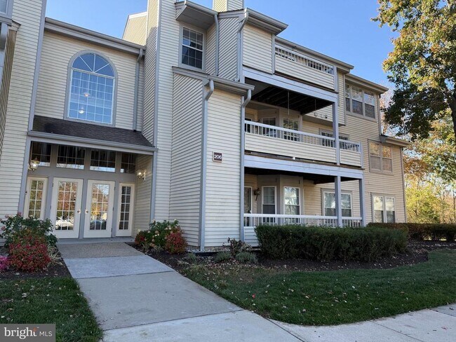 Building Photo - 206 Salem Ct