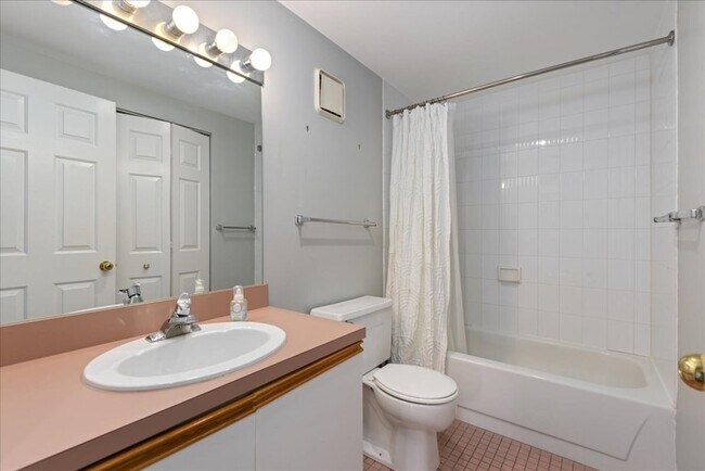 Building Photo - 100 Ledgewood Dr