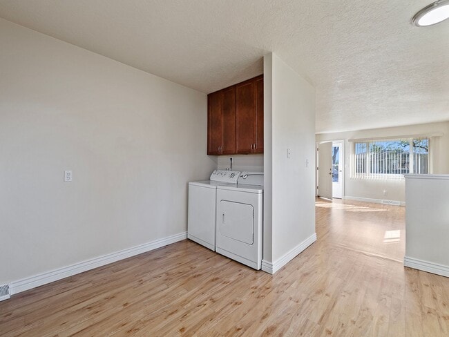 Building Photo - Charming 2-Bed, 1-Bath Duplex in Greeley, CO!