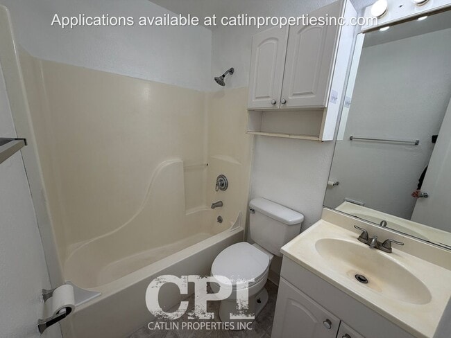 Building Photo - 1050 19th Ave